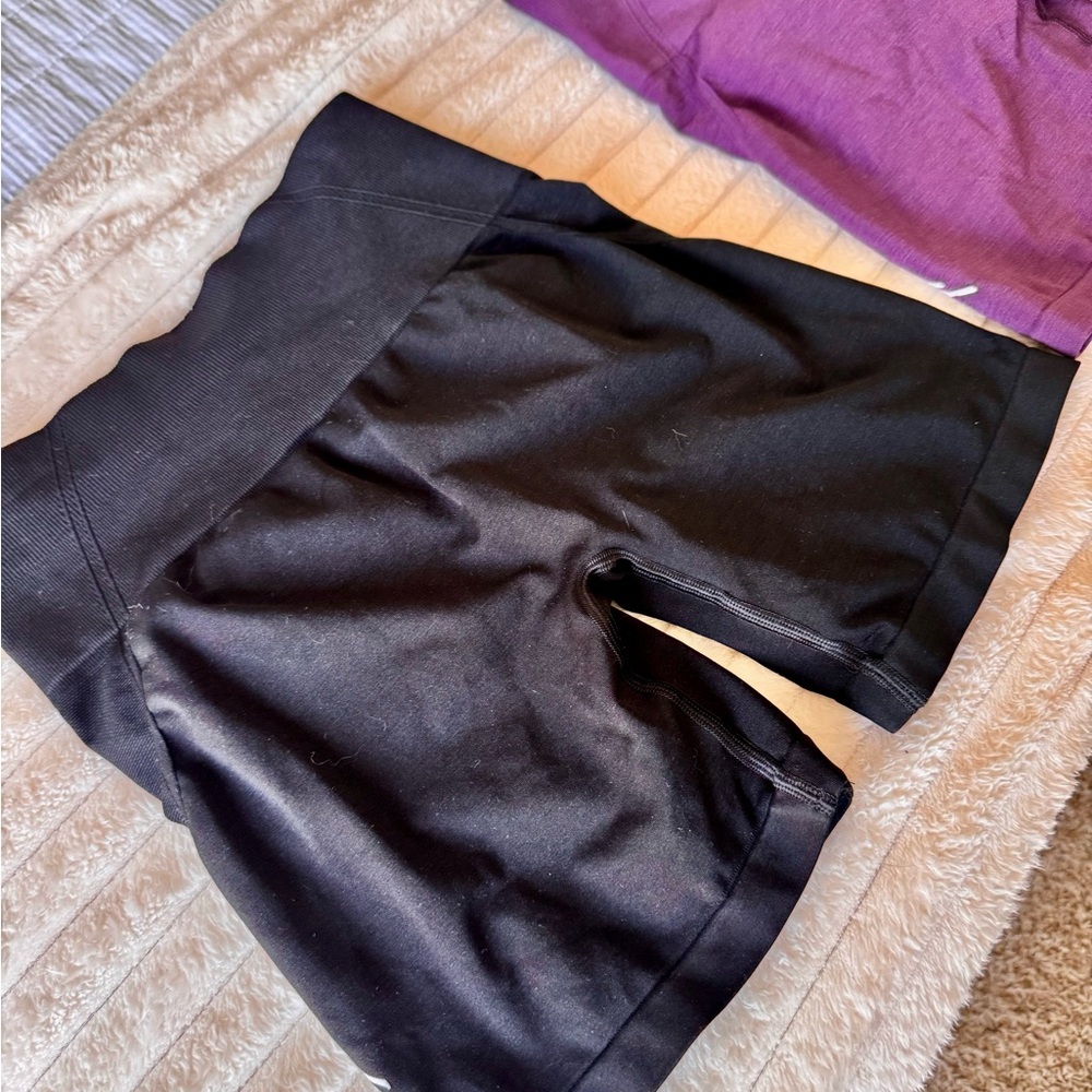 2 pairs of Oner active effortless shorts in size medium - Picture 3 of 5